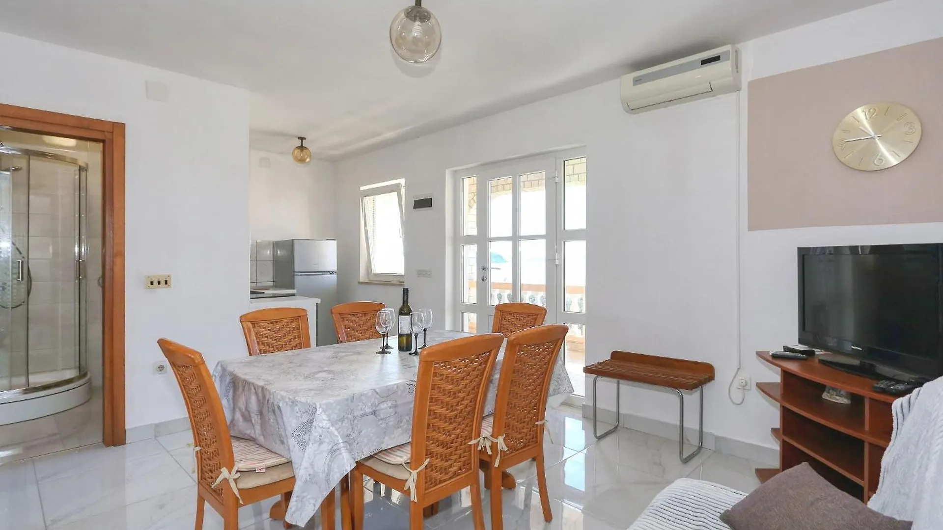 Apartments Vlado i Vesna Rtina 0*,